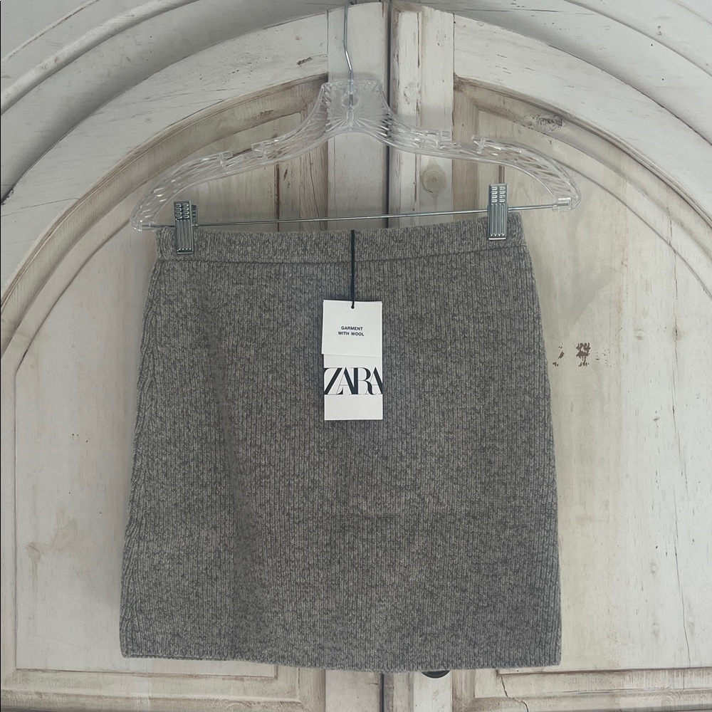Zara Women's Mini Skirt in Gray Wool Blend NWT Ladies M